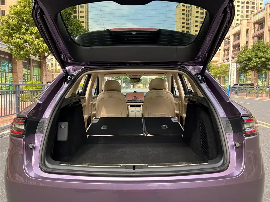 AITO ASK THE WORLD M5