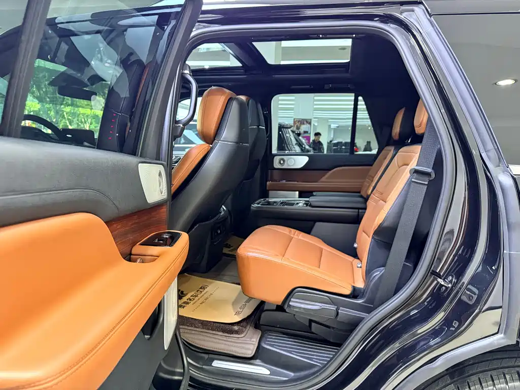 Lincoln Navigator — миниатюра 8