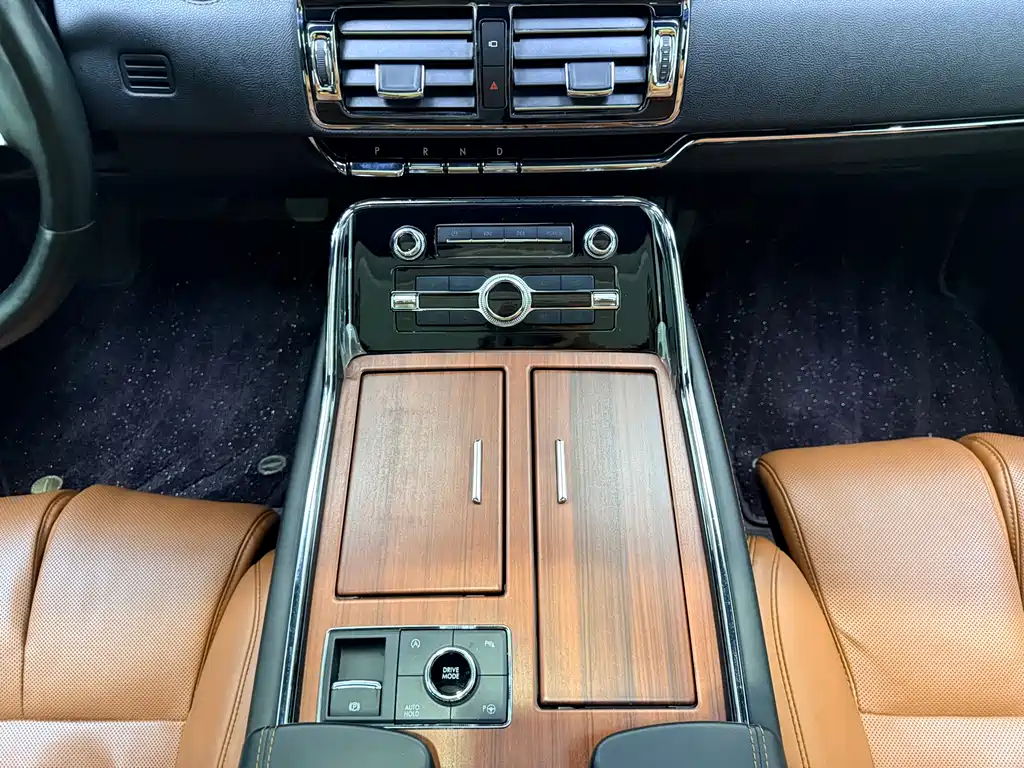 Lincoln Navigator — миниатюра 17