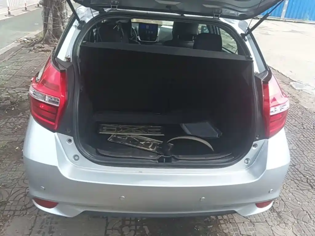Toyota Yaris L — миниатюра 19