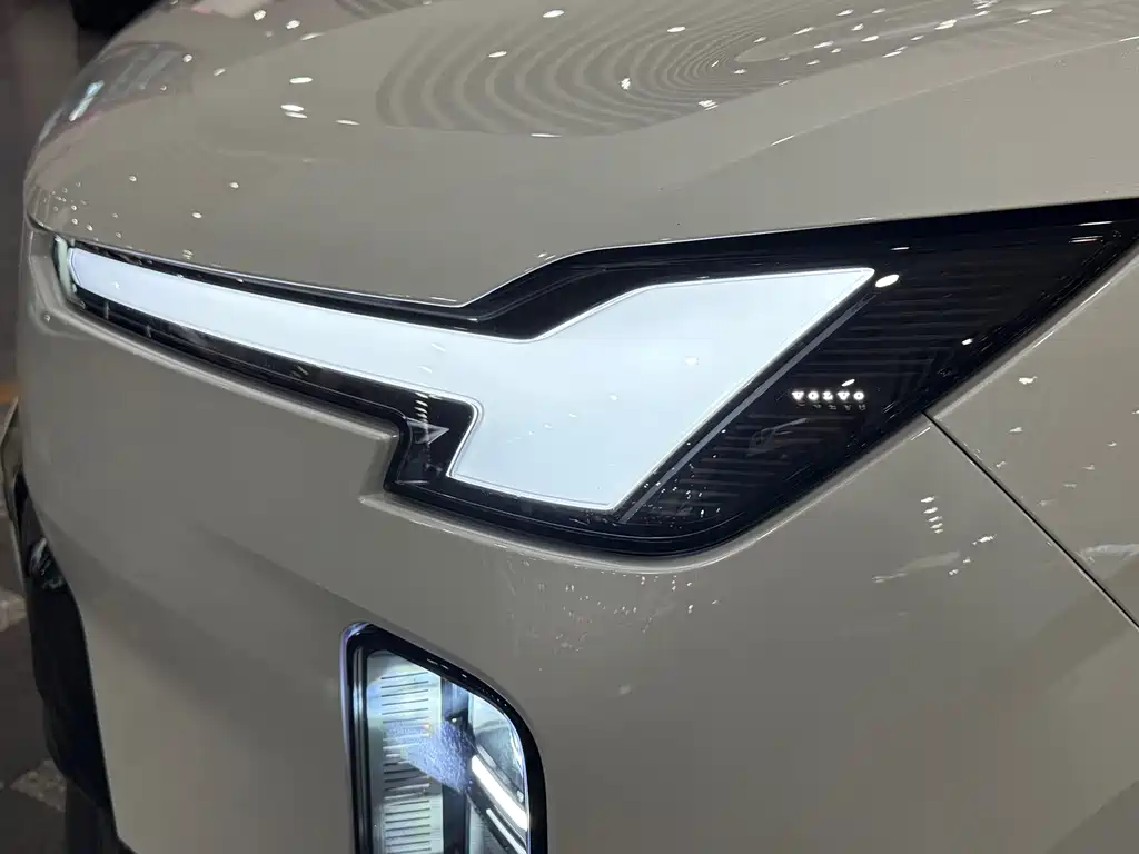 Volvo XC70 PHEV — миниатюра 7