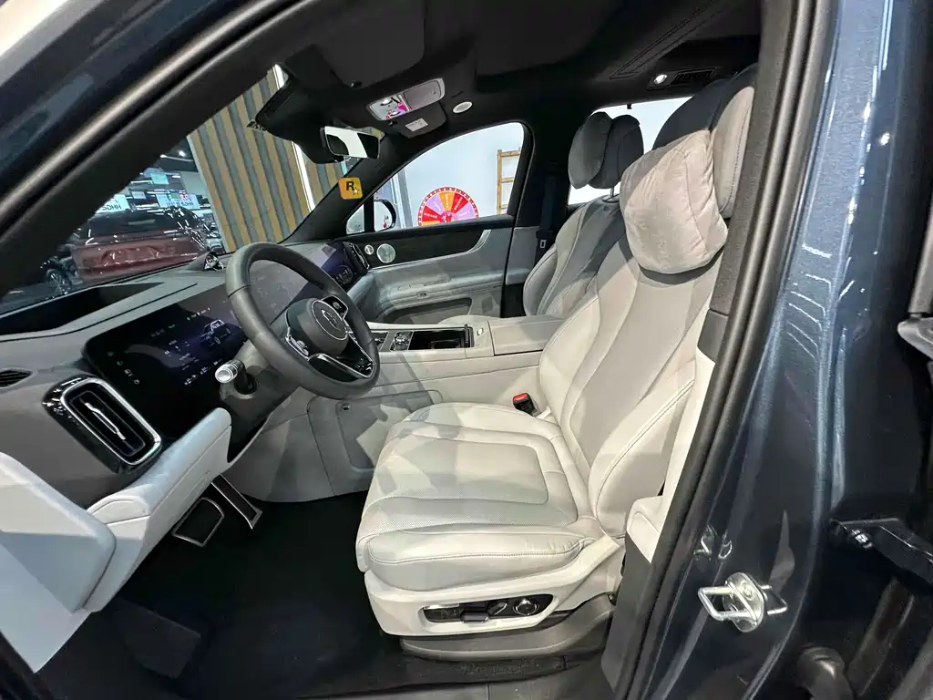 AITO ASK THE WORLD M9