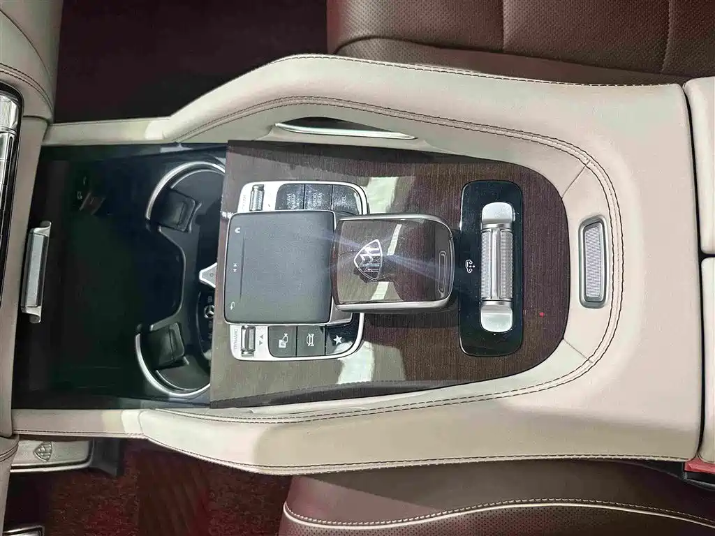 Mercedes-Benz GLS — миниатюра 11