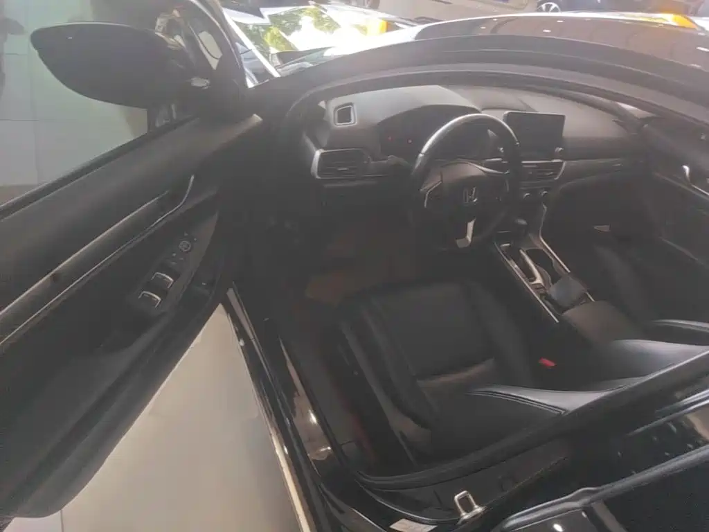 Honda Accord — миниатюра 16