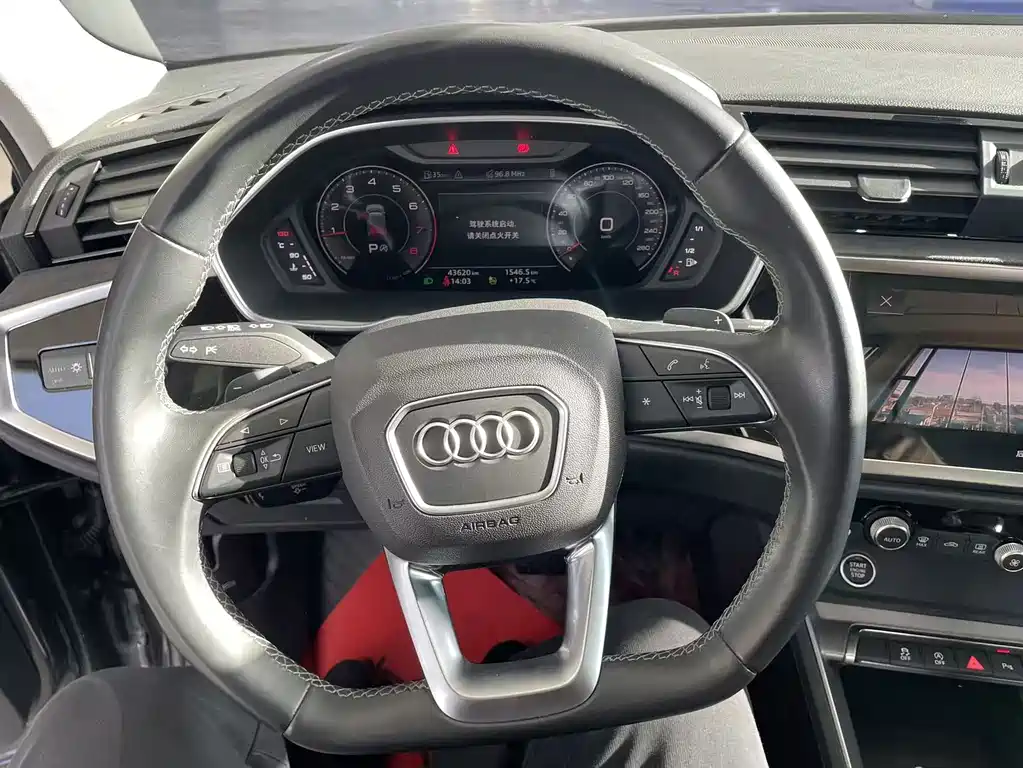 Audi Q3 2023 — фото 16