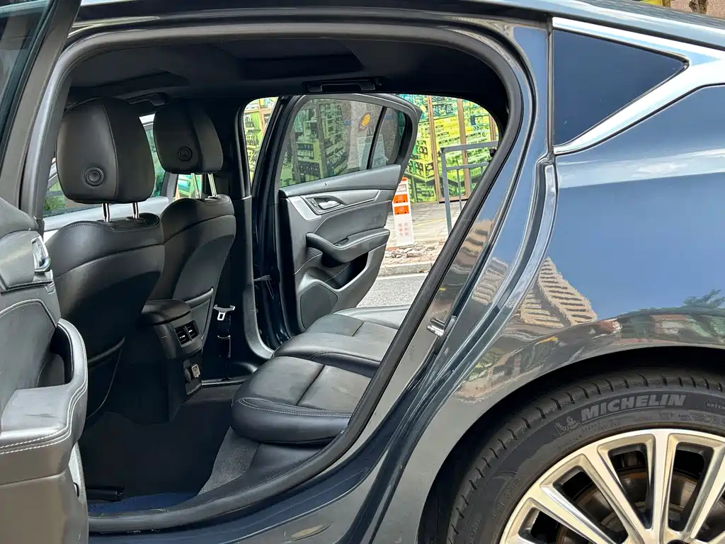Cadillac CT5 — миниатюра 30