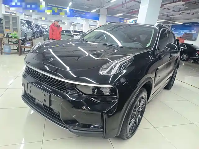 2023 Lynk & Co 01