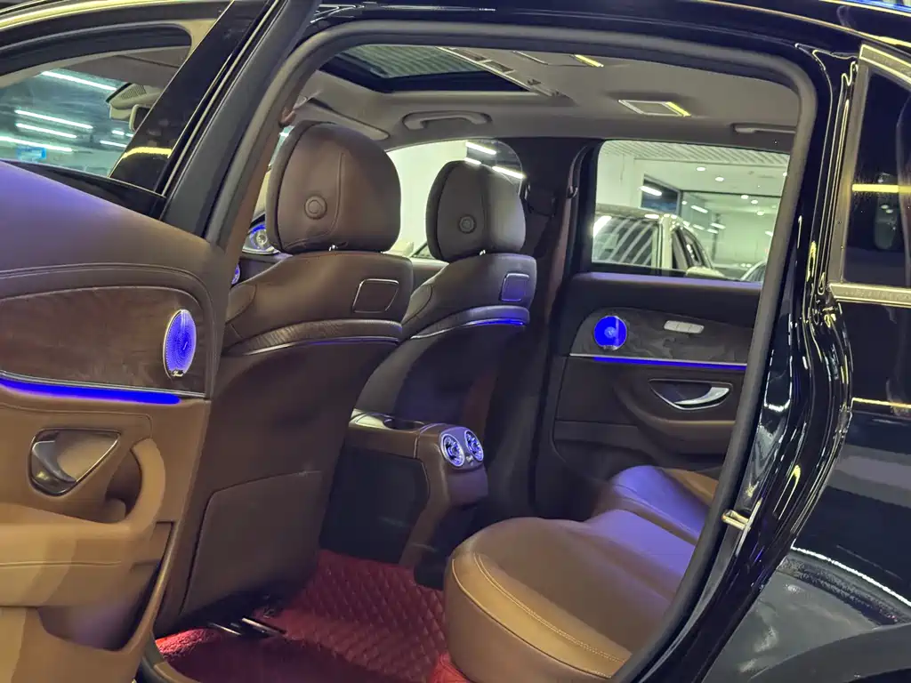 Mercedes-Benz E-Class — миниатюра 14
