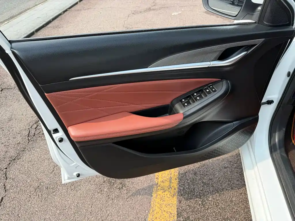 Changan Eado — миниатюра 6