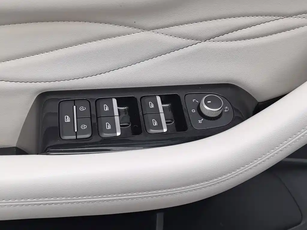 Geely Xingyue L — миниатюра 9