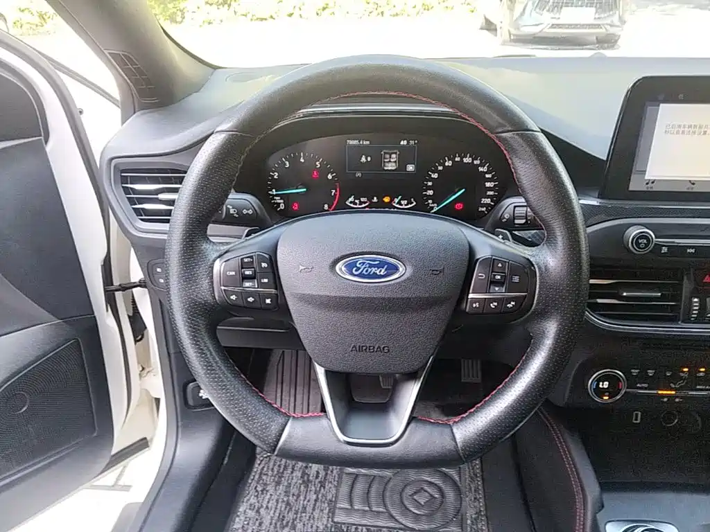 Ford Focus — миниатюра 11
