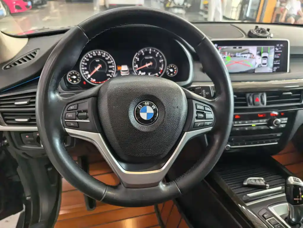 BMW X5 (Import) — миниатюра 11