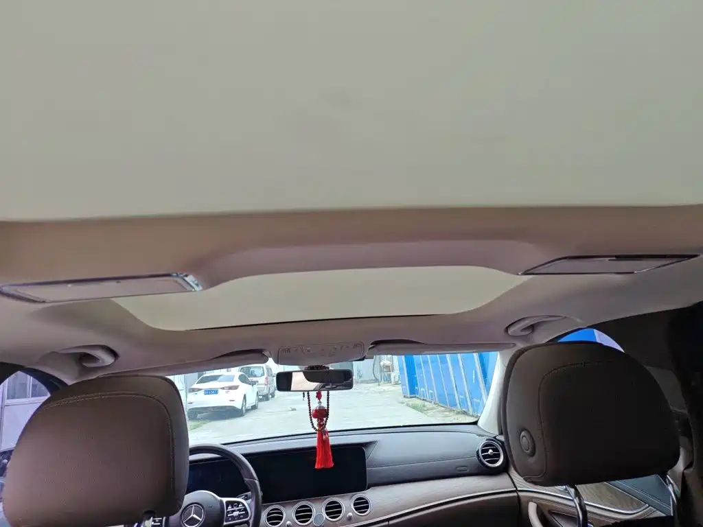 Mercedes-Benz E-Class — миниатюра 9