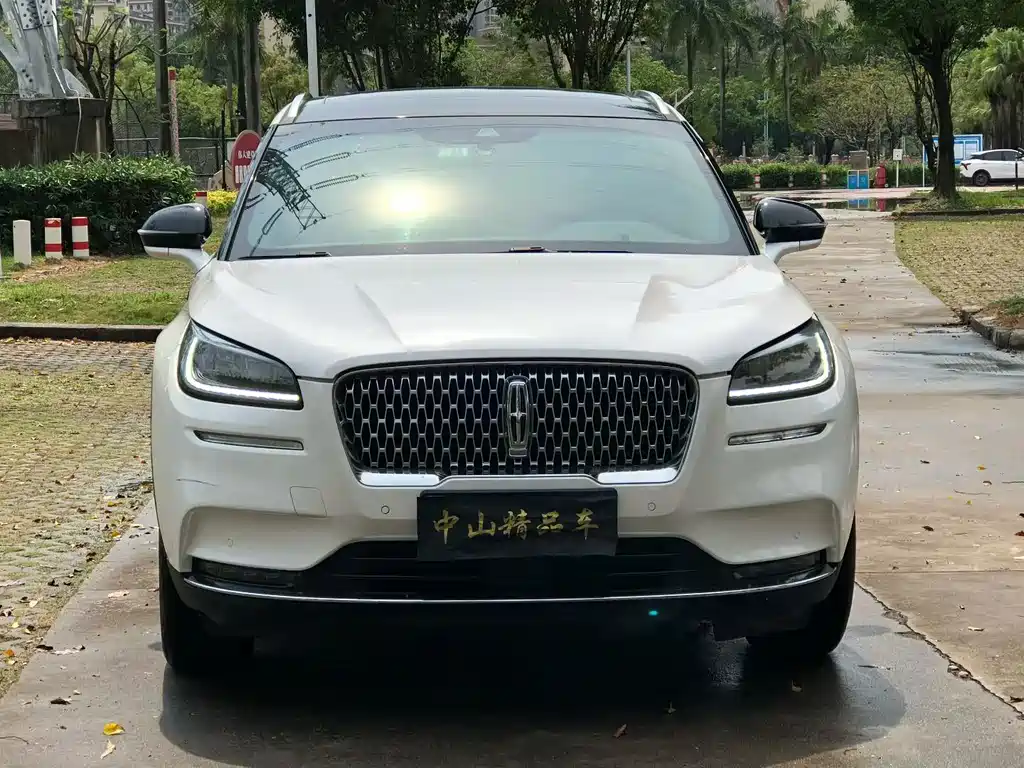 Lincoln Corsair — миниатюра 2