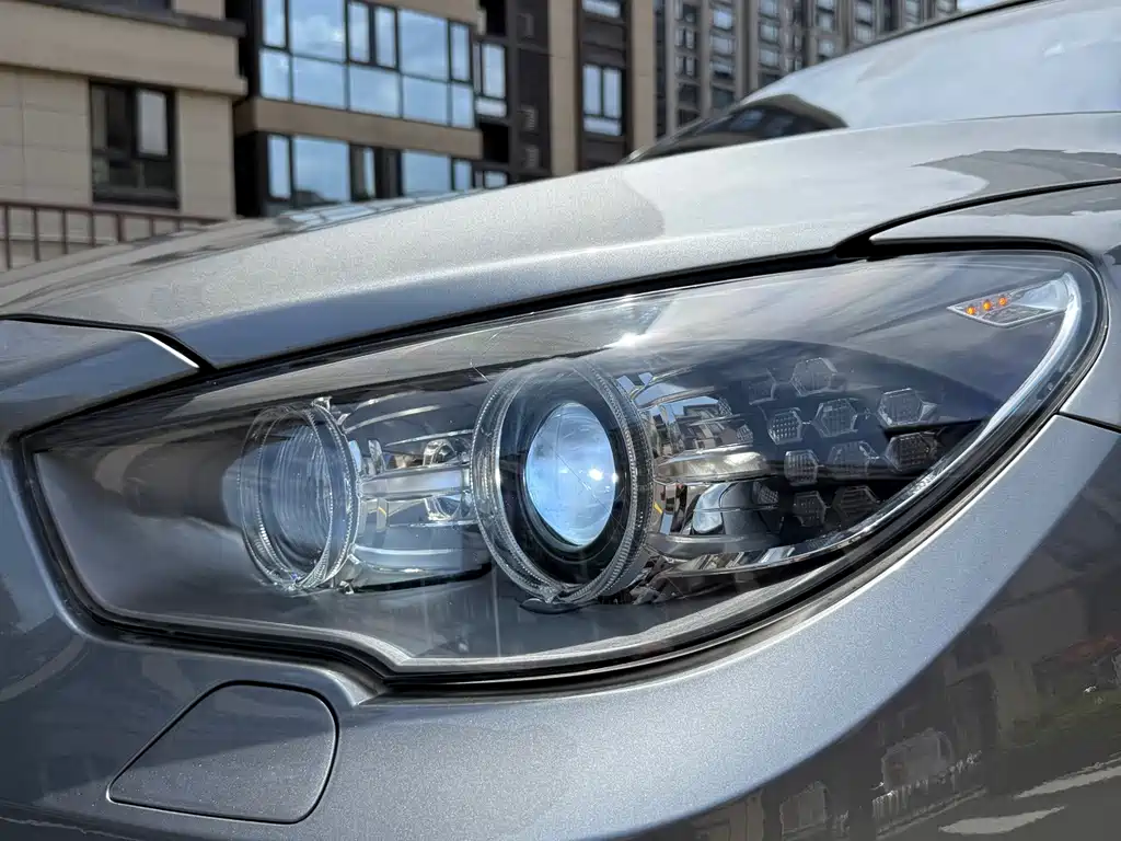 BMW 5 Series GT — миниатюра 14