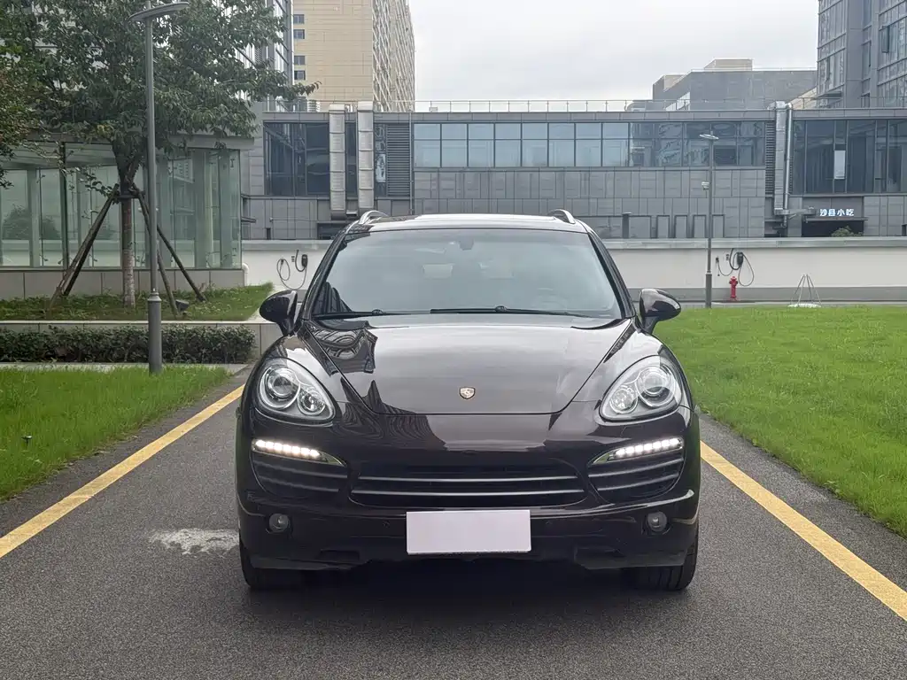 Porsche Cayenne — миниатюра 2