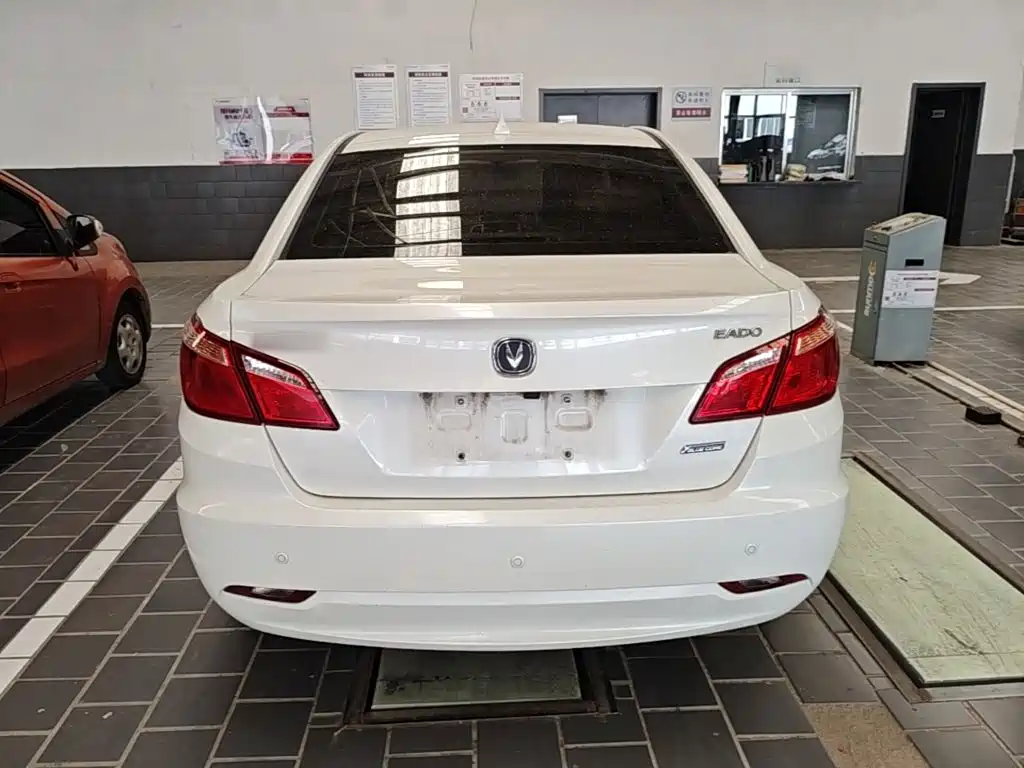 Changan Eado — миниатюра 6