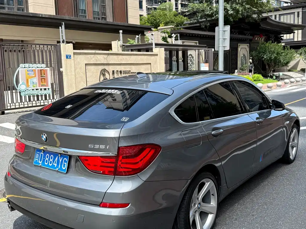 BMW 5 Series GT — миниатюра 8
