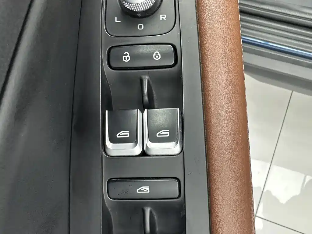 Geely Vision X6 — миниатюра 12