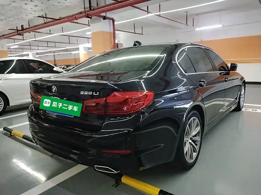 BMW 5 Series — миниатюра 7