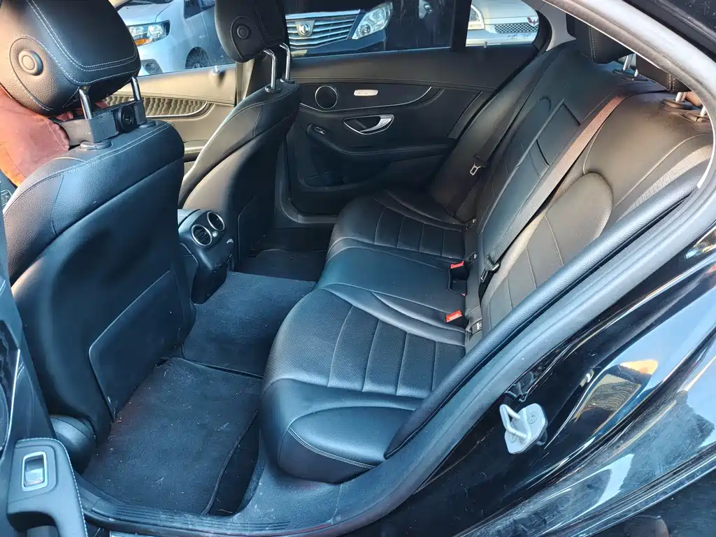 Mercedes-Benz C-Class — миниатюра 9