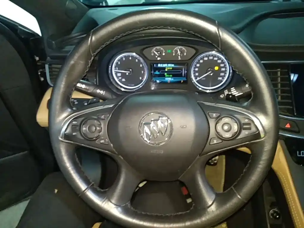 Buick LaCrosse — миниатюра 11