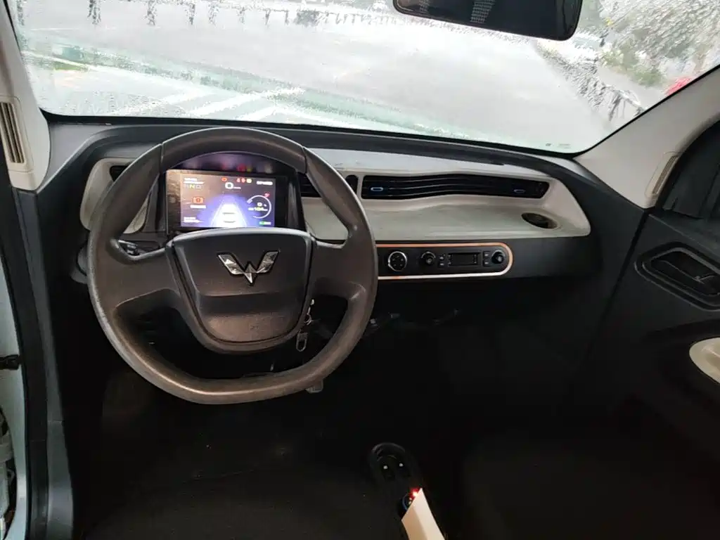 Wuling MINIEV — миниатюра 10
