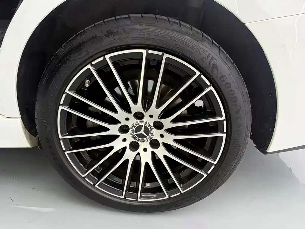 Mercedes-Benz C-Class — миниатюра 10