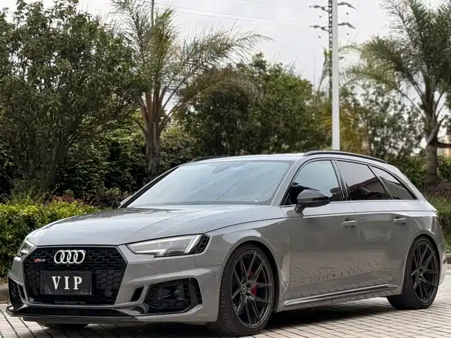 AUDI  RS 4 2019