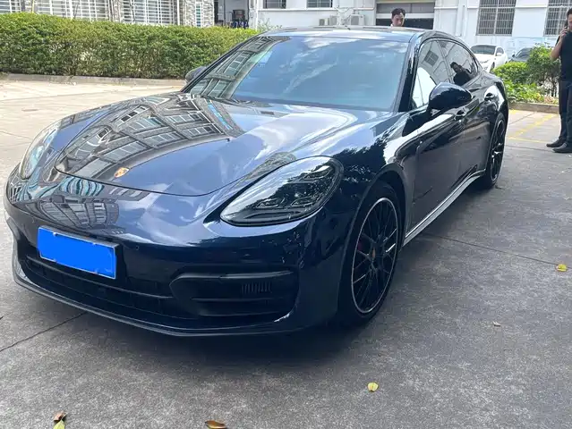 PORSCHE PANAMERA 2022