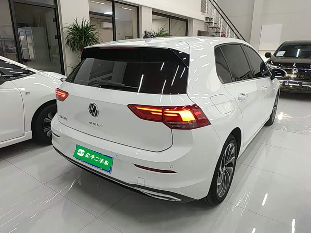 Volkswagen Golf 1.4 л 2022 г. Белый, пробег 47300 км