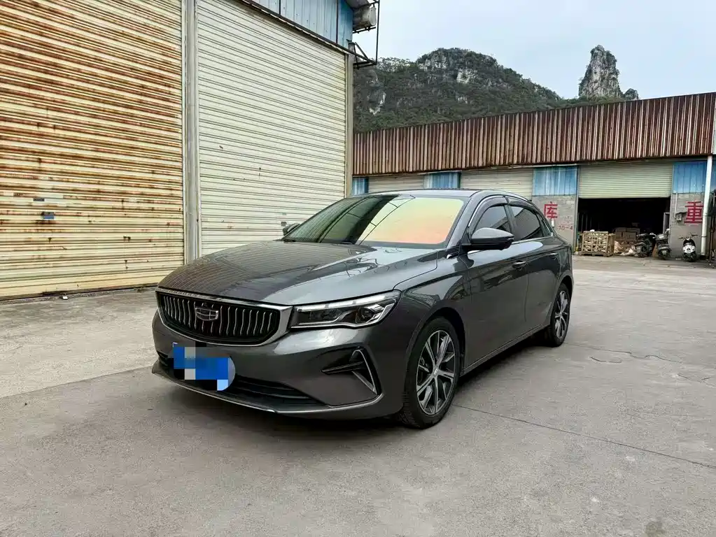 Geely Emgrand 2023