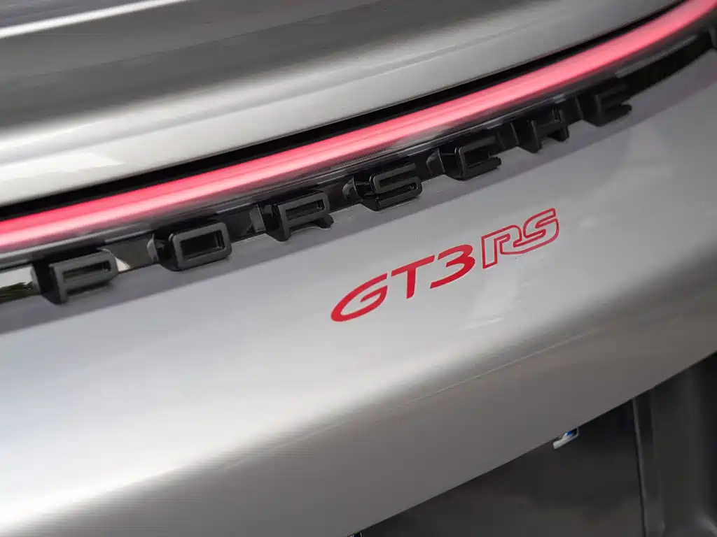 Porsche 911 2025 — фото 13