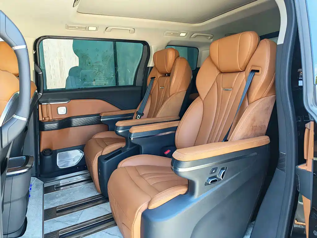 Hongqi Hongqi HQ9 PHEV — миниатюра 8
