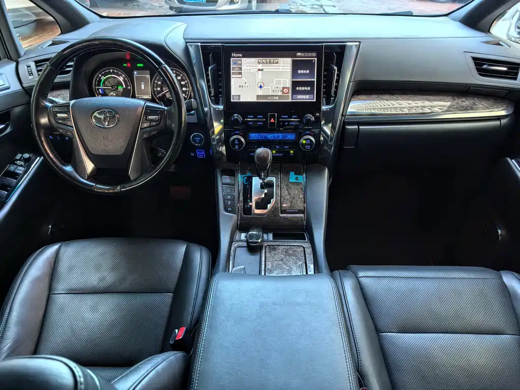 Toyota Vellfire — миниатюра 8