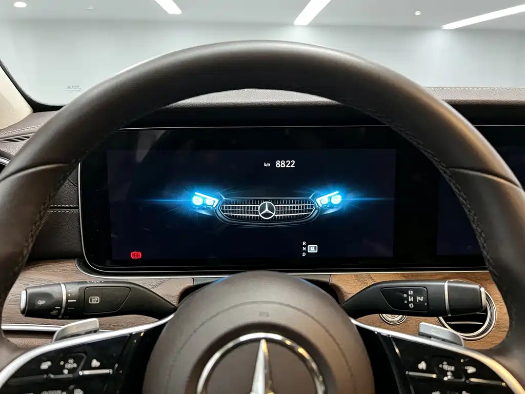 Mercedes-Benz E-Class 2022 — фото 9