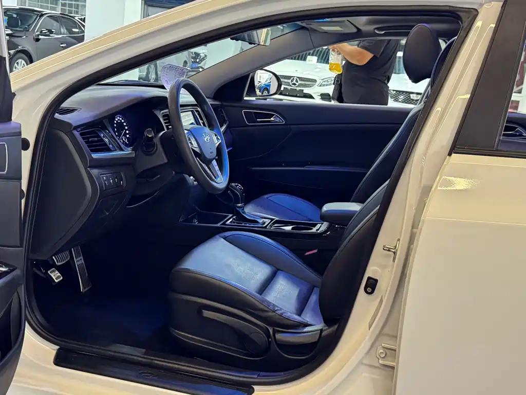 Hyundai Mistra — миниатюра 15