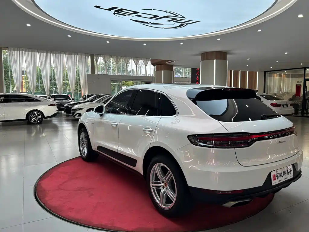 Porsche Macan — миниатюра 7