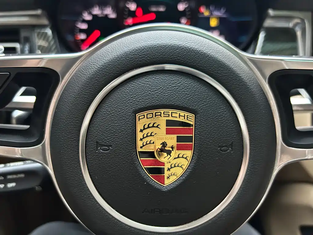 Porsche Macan — миниатюра 26