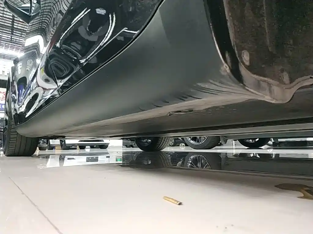 Tesla Model Y — миниатюра 22