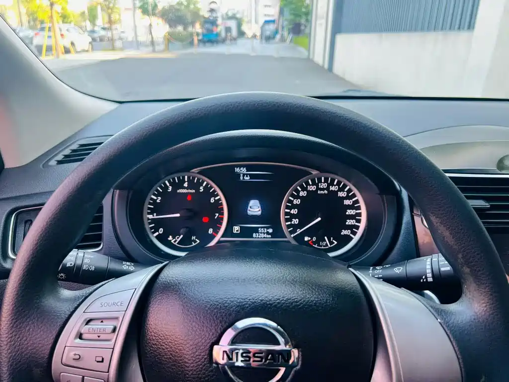 Nissan Tiida — миниатюра 9