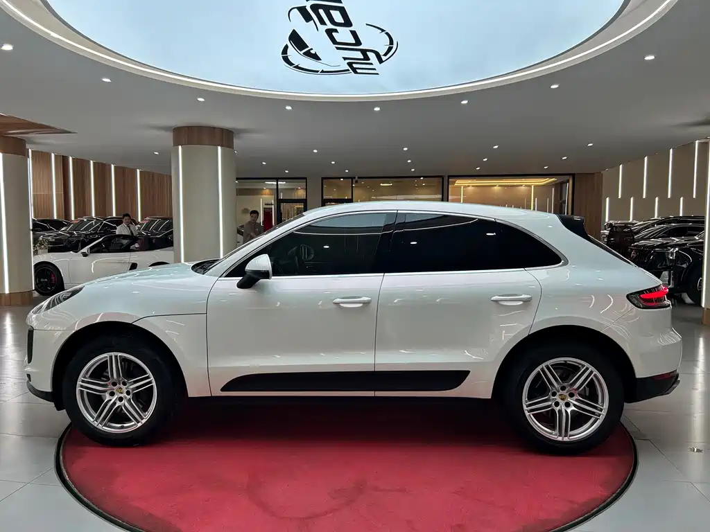 Porsche Macan — миниатюра 8