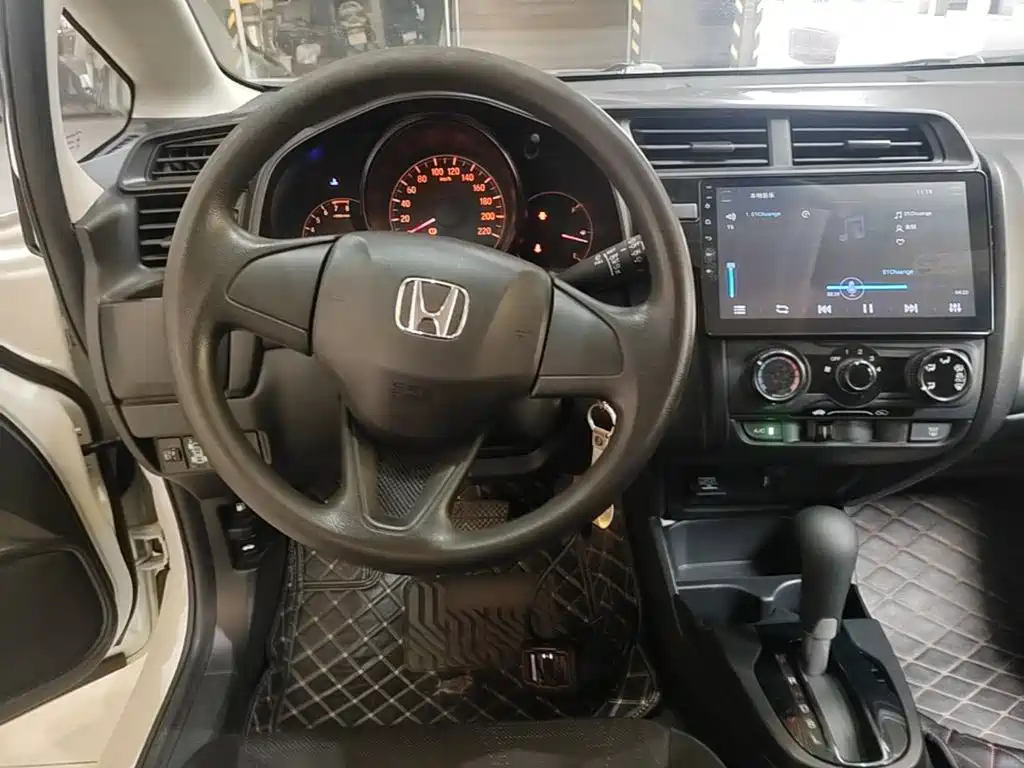 Honda Fit — миниатюра 11