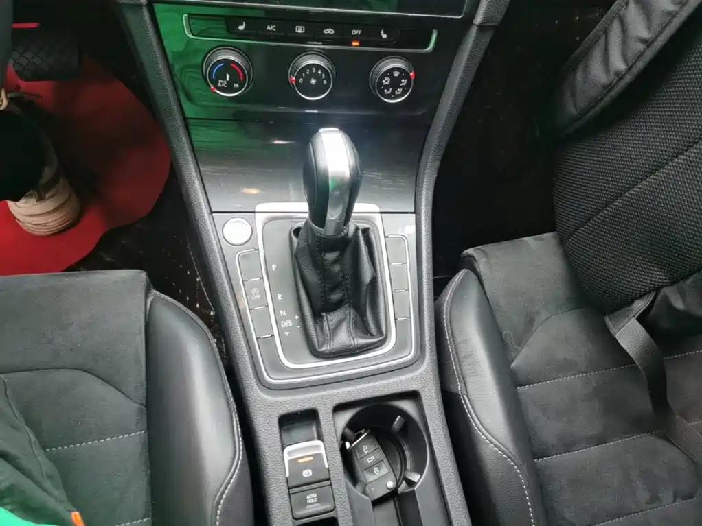 Volkswagen Golf — миниатюра 14
