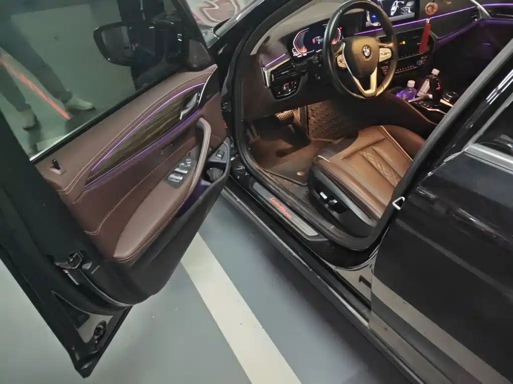 BMW 5 Series — миниатюра 19