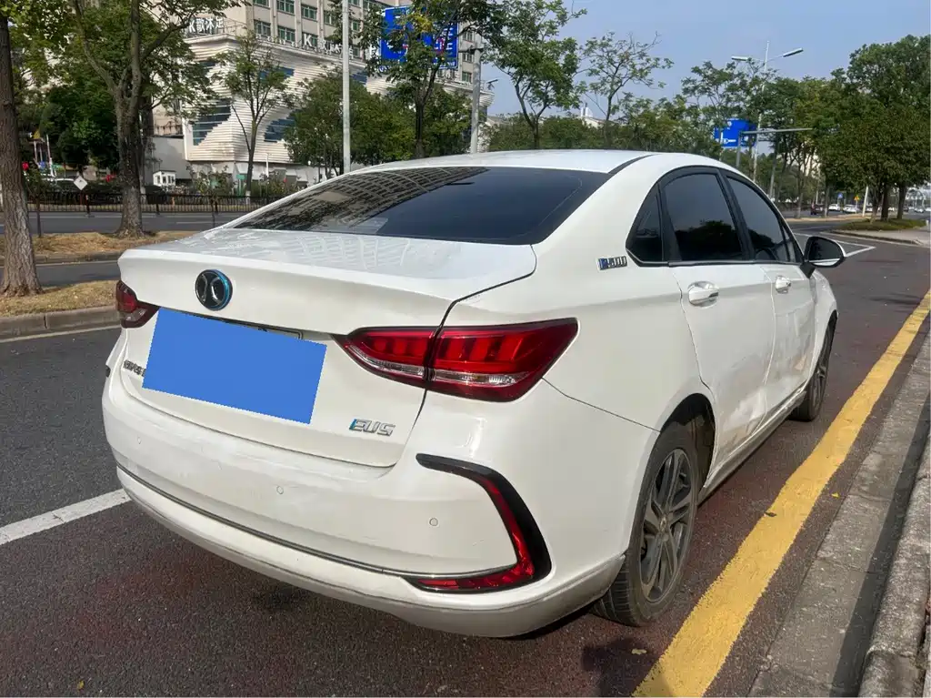 BAIC EU5 — миниатюра 4