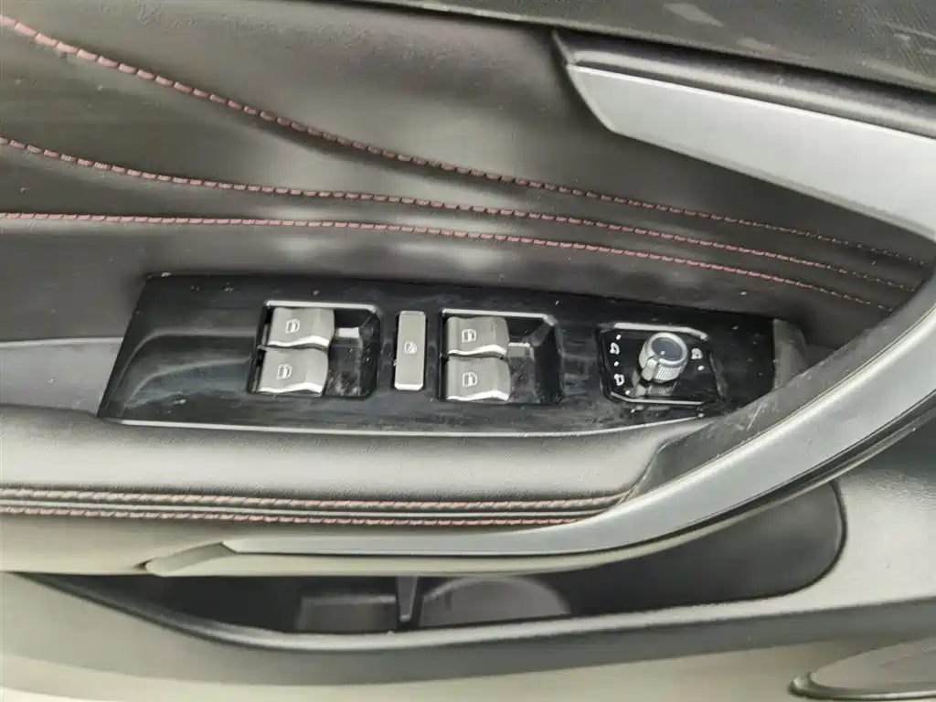 WEI PAI WEI BRAND VV7