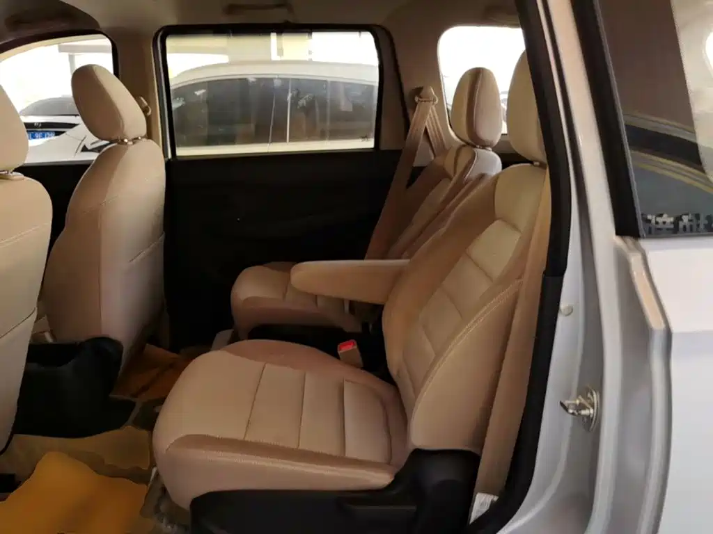 Wuling Hongguang — миниатюра 17