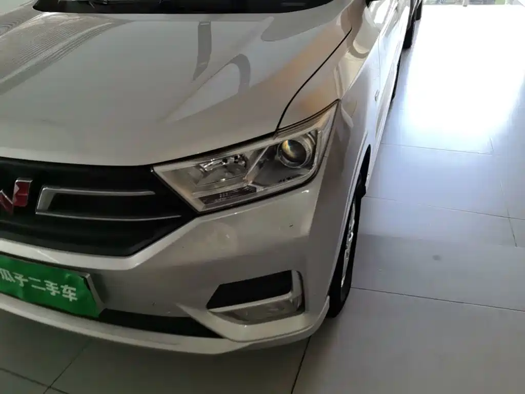 Wuling Hongguang — миниатюра 24