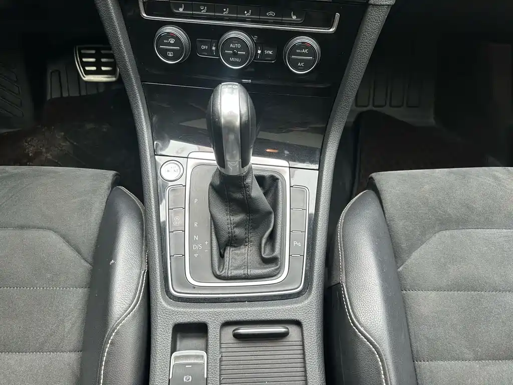 Volkswagen Golf — миниатюра 16